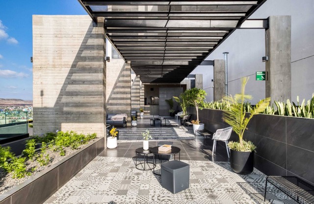 Super Cool Duplex Loft: Rooftop with a Fire Pit
