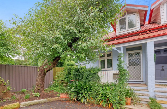 Super Cute Cottage in Sydney Harbour Suburb