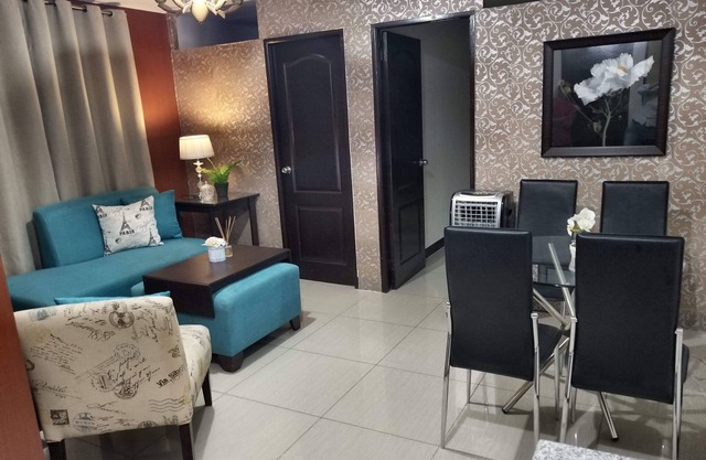 Super Cute Hampton Suites In Great Location !