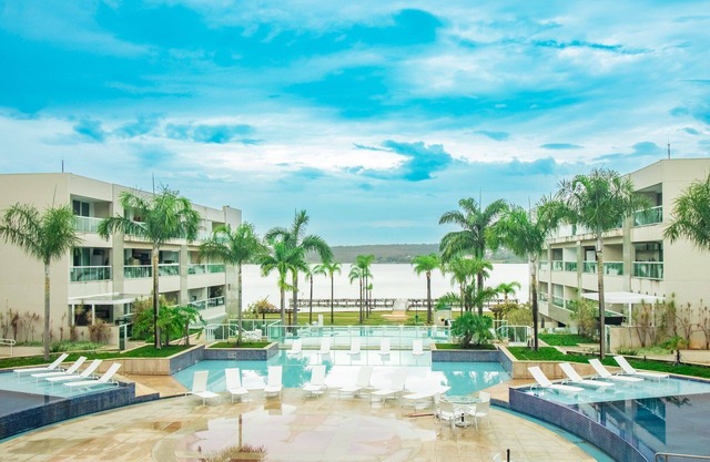 Super Luxury Hotel Brisas do Lago, BeiraLago Pool