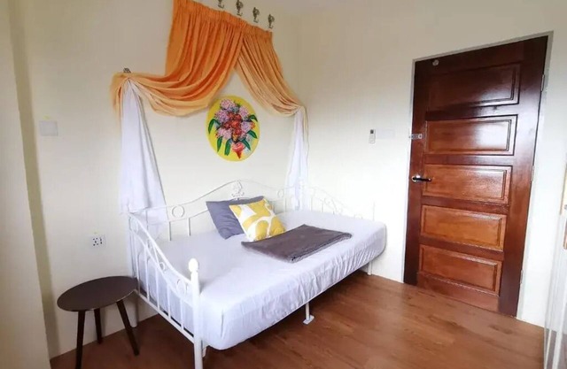 Super Single Suite