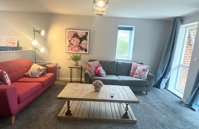 Superb 2 bed 2 bathroom free parking