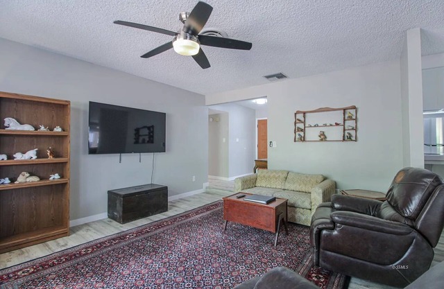 Superb 3-bedroom house with AC in Ridgecrest