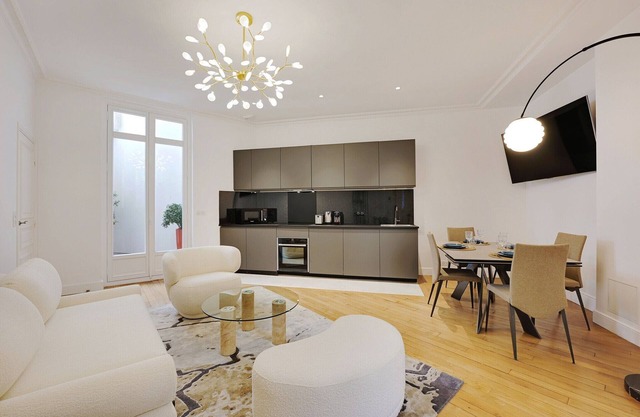 Superb apartment with terrace 2BR/4P Trocadero