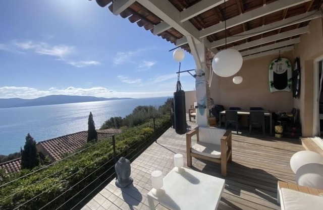 SUPERB FLAT MINI VILLA SEA VIEW