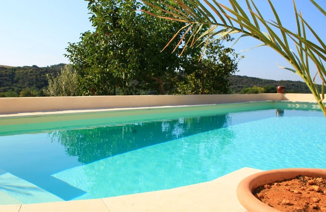 Superb ground floor villa with heated pool in Valensole, Provence