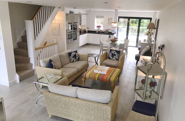 Superb house, 6min beach/golf. New build, 5*. Fab walks, lovely restaurants.