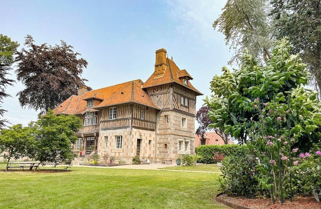 Superb manor house in the heart of the Pays d'Auge
