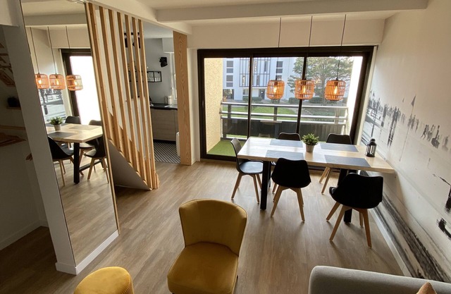 Superbe Appartement Renové à 400 des Plages