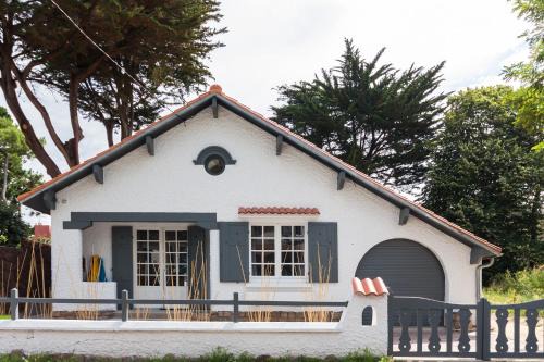 Superbe maison 9 pers grand jardin de plain pieds, proche plage et marché,