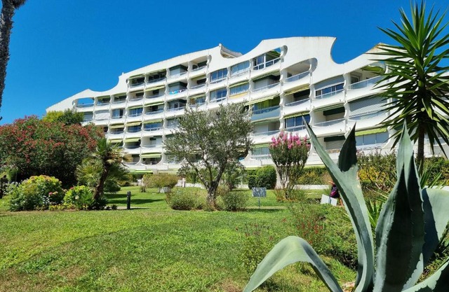 Superbe T2 tout confort 3 étoiles, entièrement renové avec piscine, parking, clim, wifi, Netflix