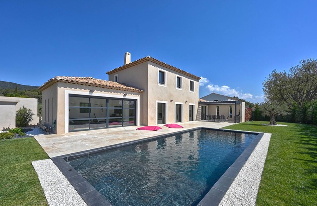 Superbe Villa Moderne au Pied du Luberon