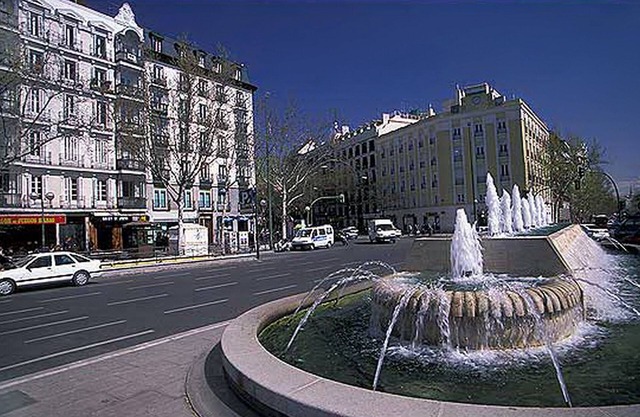 Superbly Located Apartment Bilbao Metro Station