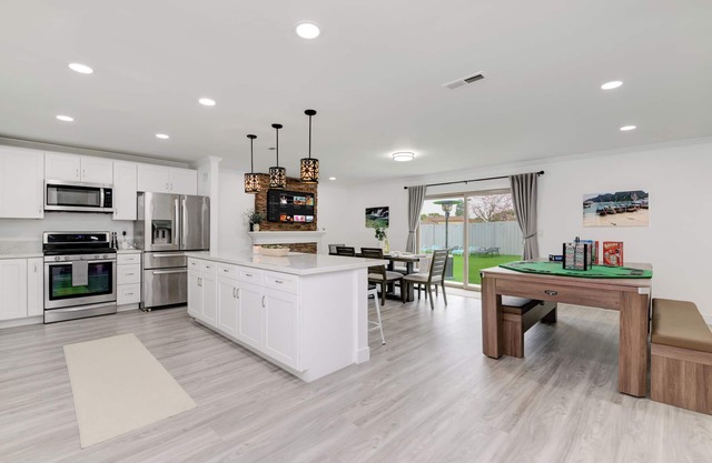 SuperHost, Arcade Room, Movie Room, Fire Pit, near SDSU, 4 bedrooms, sleeps 12