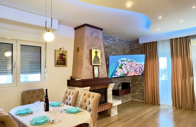 Superior 3bd Apartment in heart of Budva 120m2 🐳🏝️
