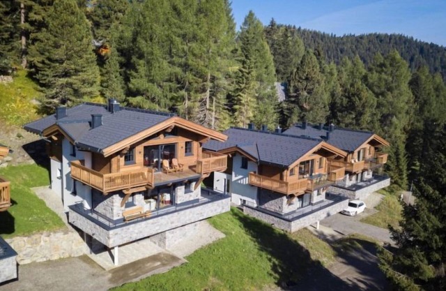 Superior 8 P mit Sauna by Interhome