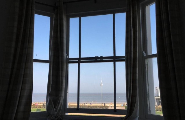 Superior Apartment with Sea View - Moray Seaview at Moray Beachside Apartments