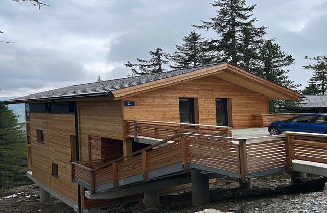 Superior chalet with sauna and hot tub