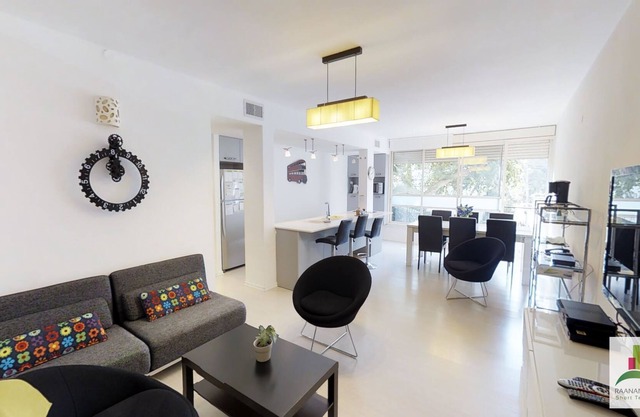 Superior - Kosher 3 BR - City center - Borochov (REF06)