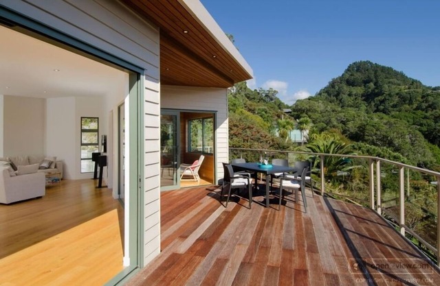 Superior modern beach house with outstanding views