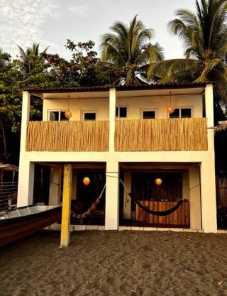 Surf House Mizata