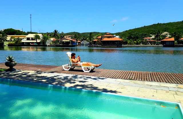 SURF SUITE, on the edge of the lagoon