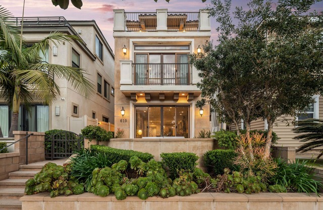 Surf, Sun &Fun! Beachside Bliss-4 Blocks to Waves