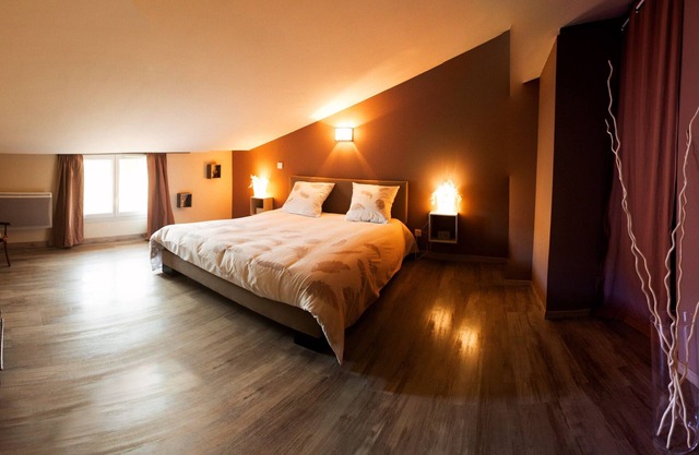 'SURRENDER' THIS BEAUTIFUL COSY BED & LIGHT WILL SPELL