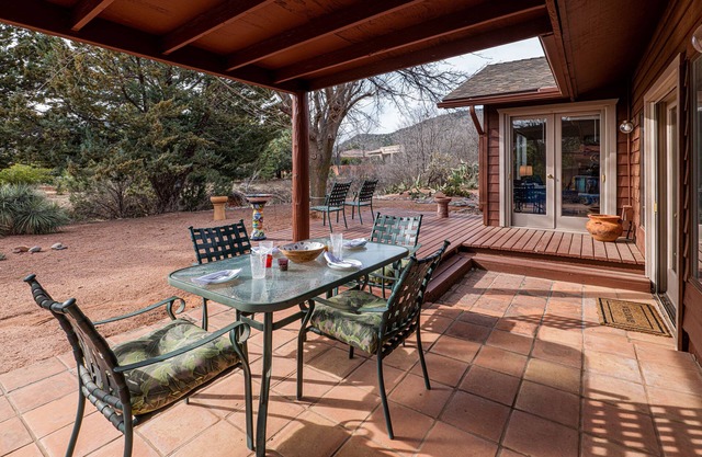 Surrounding Red Rock Views, Close to Trails, Enjoy Local Wildlife!