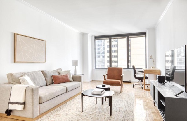 Sutton Place 2BR w Gym Pool nr Rockefeller NYC-516