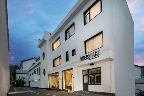 Suzhou Unique Space Design Art Hotel