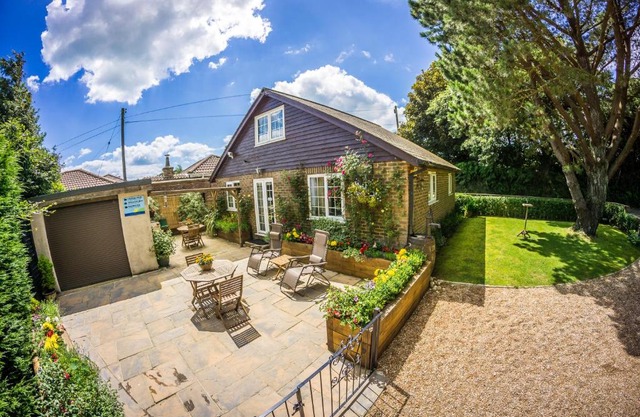 Swallows Nest - Covehurst Bay Cottage