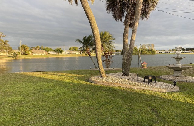 Swan Lake House in Sun City Center with 60' Screened Lanai