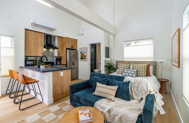 Swanky Studio in Vibrant Hillcrest