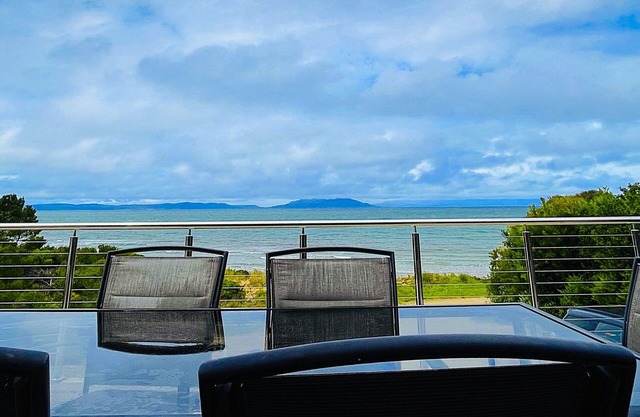 Swansea Beach House Ocean Front