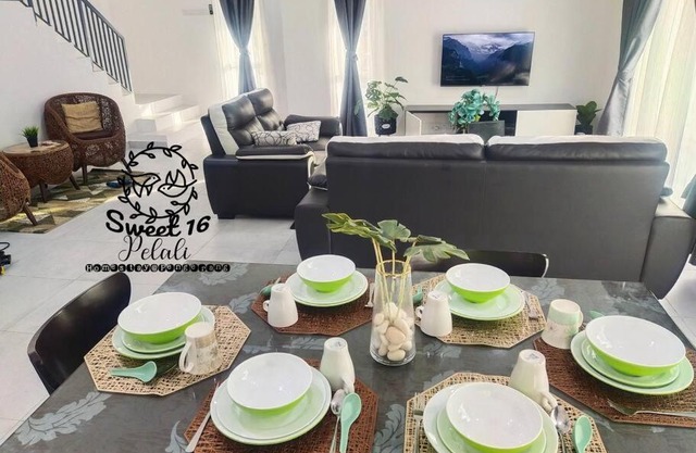 Sweet 16 Pelali Homestay Pengerang (Wifi/Netflix)