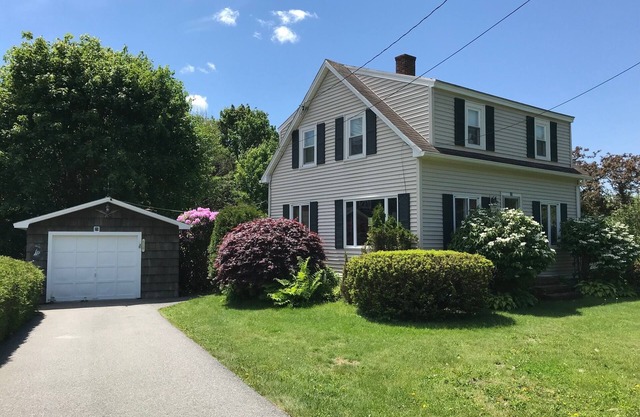 Sweet 2 BR Cottage With Harbor Views, Walk To Downtown Southwest Harbor