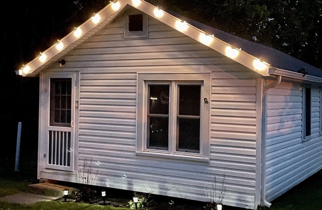 Sweet and Cozy two bedroom Lake Erie Cottage -PET FRIENDLY!