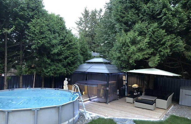 Sweet Home on Maple Ridge