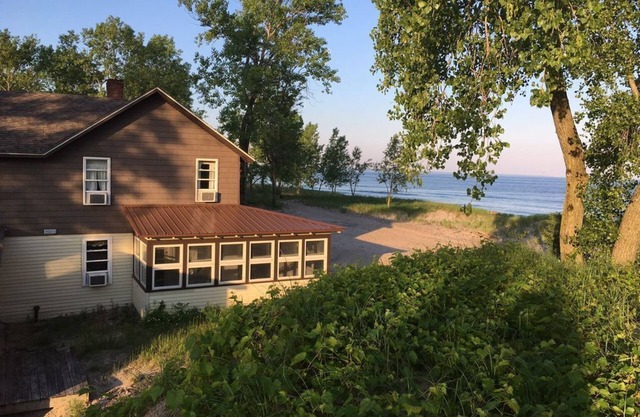 Sweet Isolation - Salmon River Lake Ontario Beach House