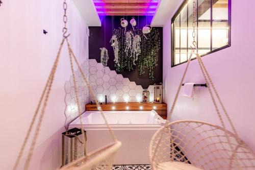 SWEET LEONE II -appartement avec spa privé-Lyon Place Terreaux