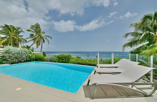 Sweet Ocean, villa with sea view, swimming pool and walking distance to the beach