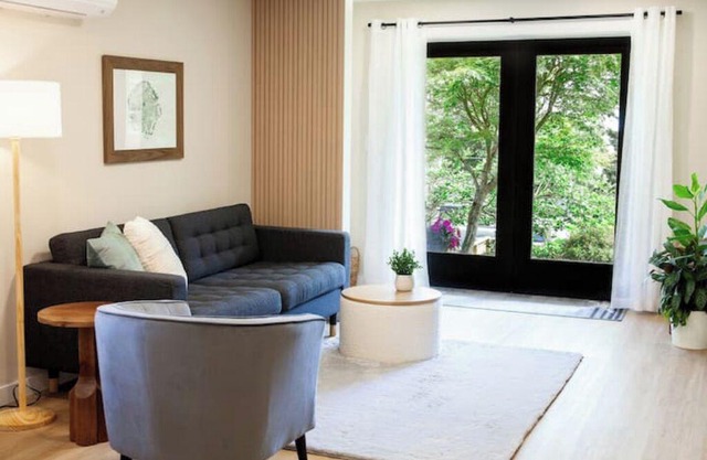 Sweet Suite by the Sea - Nanaimo, BCnn
