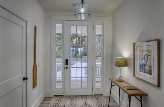 Sweetgum Cottage: Oceanfront Elegance