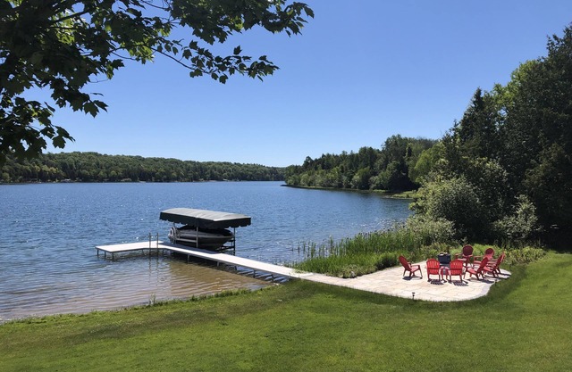 Swim, Bike, Enjoy-3-bed, 4 bath lake front home in Traverse City