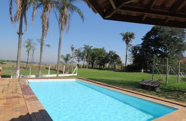 Swimming pool, air-conditioned house, great location, green area.