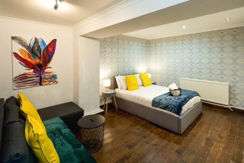 Swiss Cottage Hideaway Sleeps 8 Regents Park