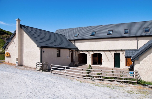 Swordle byre. Perfect for large group holidays,nonly a 5 minute's walk to beach.
