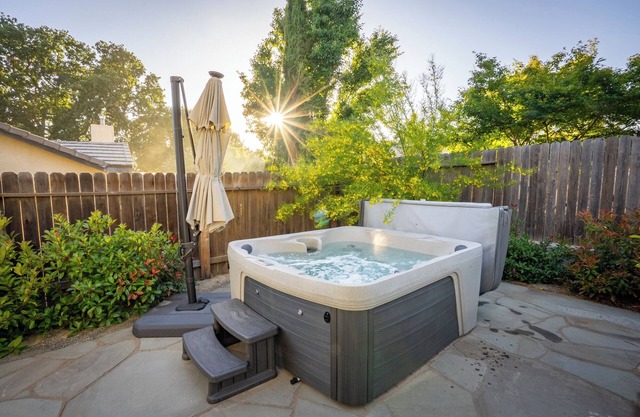 Sycamore Canyon Retreat- Pet Friendly, Hot Tub, 30+ day only