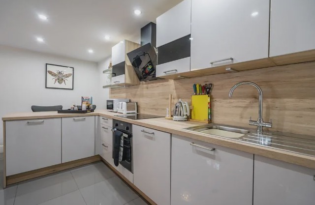 Sycamore Place - 1 - sleeps 3 guests in 1 bedroom